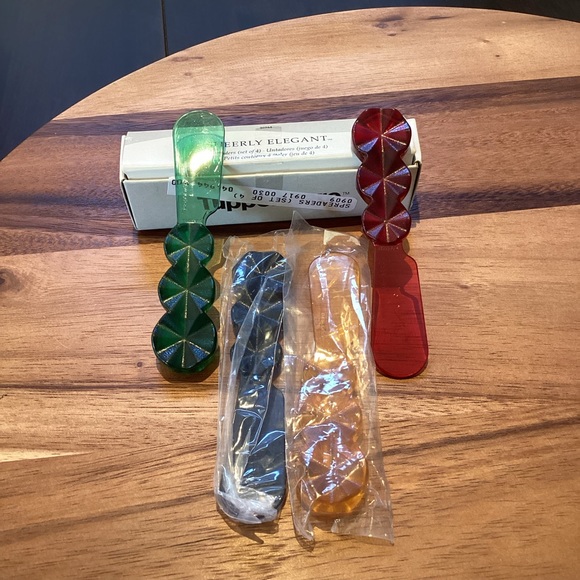 Tupperware Simply Elegant Colorful Spreaders -new - Picture 2 of 3